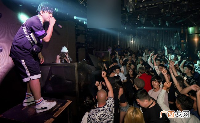 酒吧违规接待致未成年人被性侵 酒吧将承担什么责任