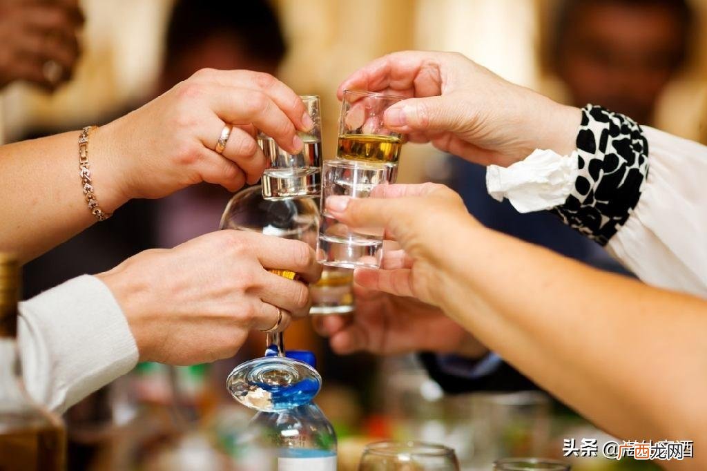 酒桌上的暗语盘点 杯中酒是什么意思