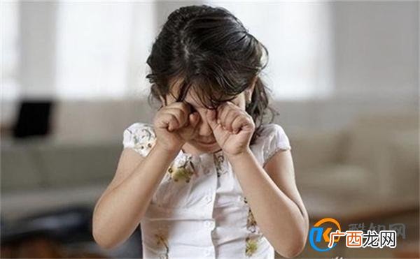 两少年射瞎女童左眼逃离 不立案 需要承担法律责任吗_酷知科普