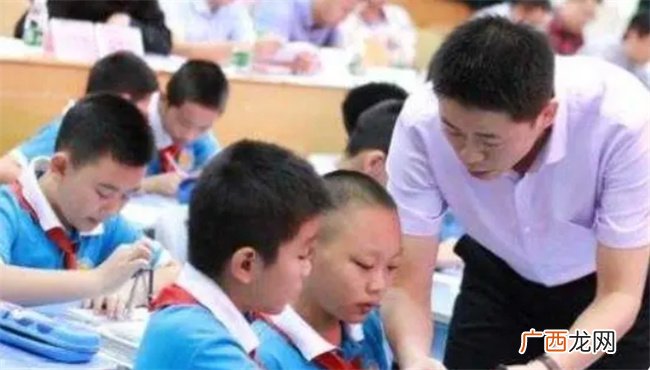 教师队伍或会有“大调整” 校领导也在其中 9月起多地开始实行