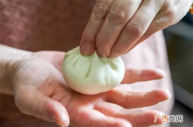 茄子馅包子要不要杀水 大厨分享正确方法 馅料柔软细腻 特鲜香