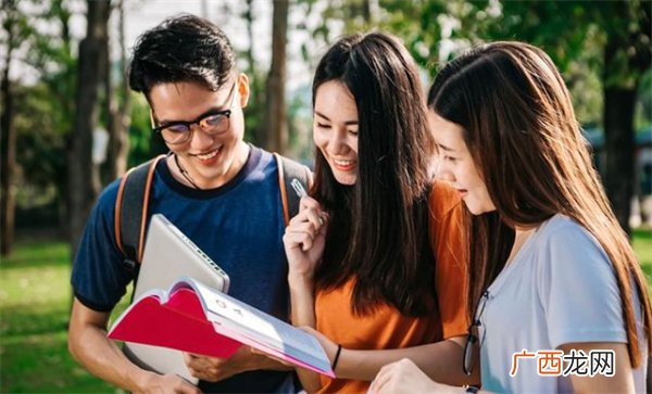 孩子上大学要准备些什么 大学开学开车送孩子有必要吗