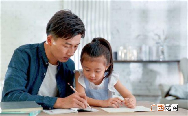 小女孩写文言文引热议 网友：感觉是教授所写 揭开背后教育真相