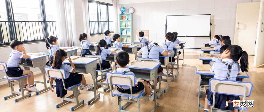 梦见教室和同学的场景