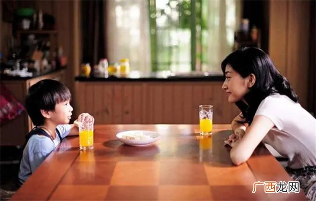 当孩子问“妈妈，我想要……”时 你会怎么回答 聪明父母会这样做