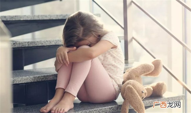 孩子在学校被孤立了怎么办 孩子在学校被孤立了家长该怎么做