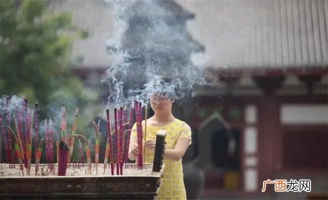 八字中推断吉凶祸福时该如何正确寻找用神与忌神