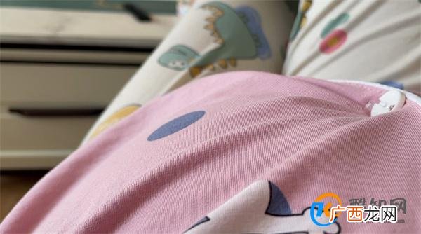 宝宝在肚子里打嗝是正常吗 胎宝宝打嗝是醒着吗