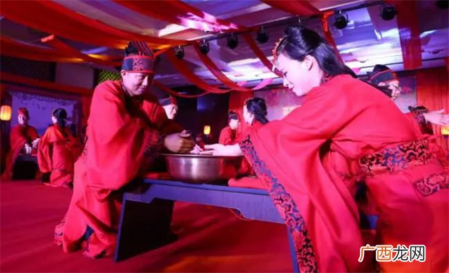 八字中格局的清浊对命主的婚姻与性格起到哪些作用