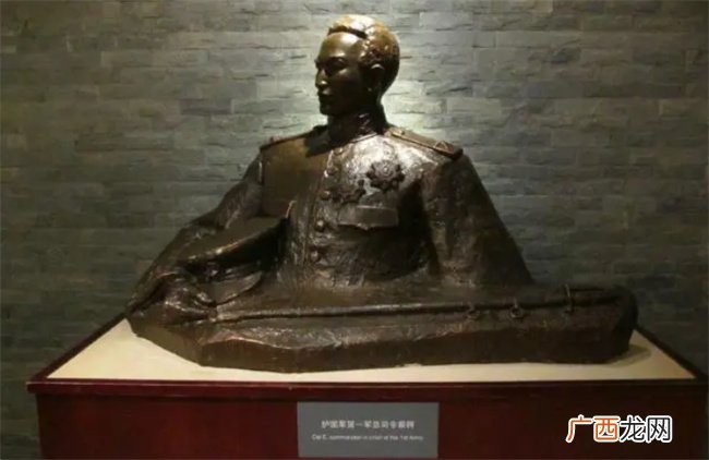 八字中高官与巨富的命造格局为什么说是最难以判断的