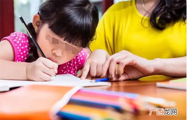 “快乐教育”真能提高孩子成绩 家长别再误解了 它正在毁掉孩子