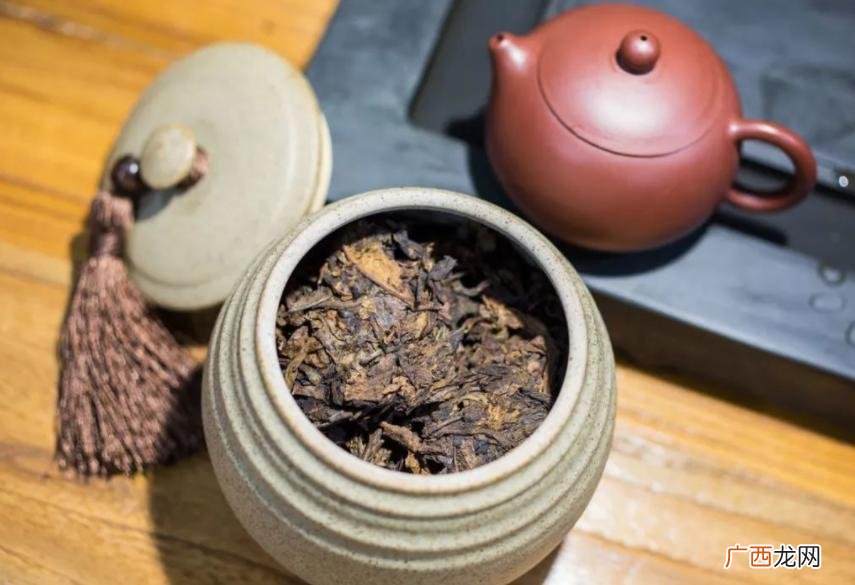黑茶与普洱熟茶的区别 黑茶和普洱茶哪个更好