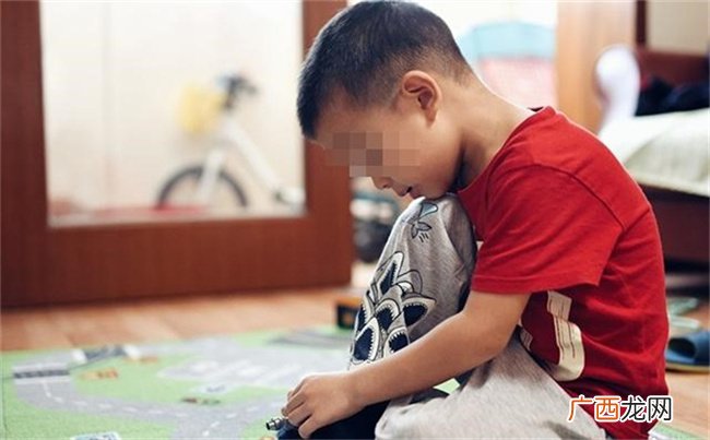 “孩子穿别人的旧鞋，怪不得会摔跤” 一位奶奶的话 惊醒宝妈