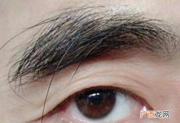 眉毛稀疏的人会有怎样的性格和命运 眉毛淡而稀的男人命运