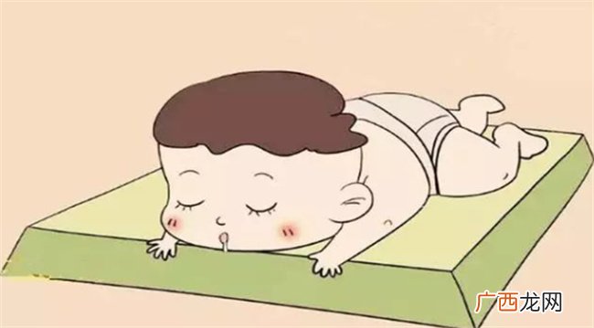 孩子总是趴着睡觉是什么原因 宝宝睡觉为什么爱趴着睡
