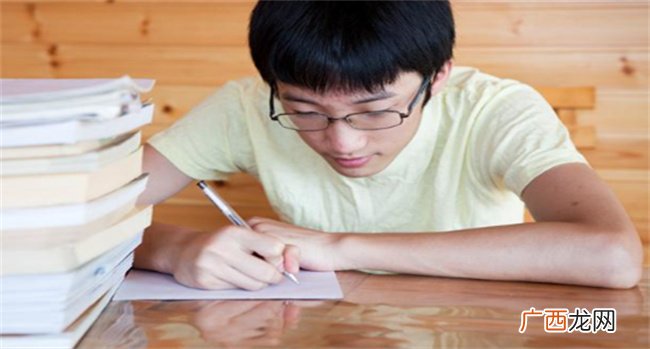 上高中后成绩越来越差怎么办 上高中后成绩越来越差怎么回事