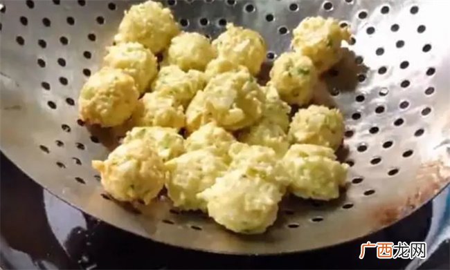 炸萝卜丸子 到底用面粉还是淀粉 教你正确做法 丸子酥脆不回软