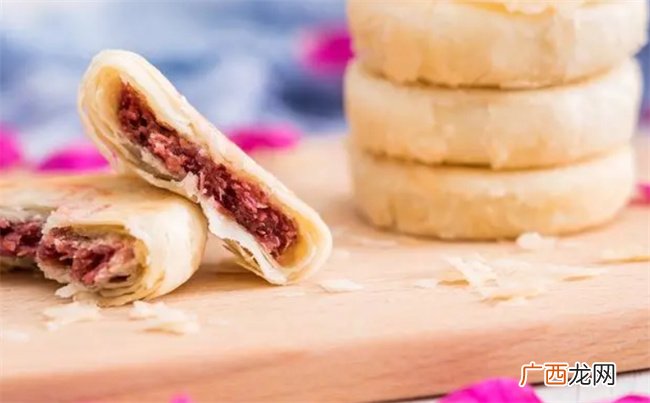 享受花样美食之旅:探寻鲜花饼的故乡