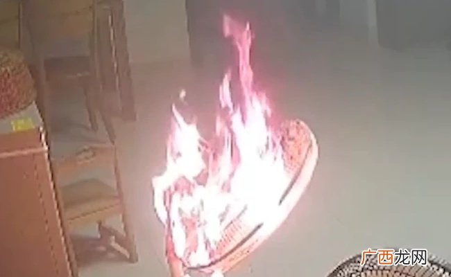 ?用驱蚊烟雾后开电扇瞬间爆燃 要如何预防类似事故的发生呢