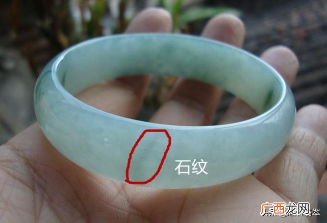 翡翠纹和裂的区别 图片 翡翠有纹还值得买吗