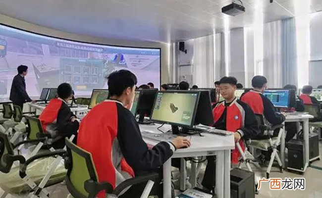 ?中等职业学校思想政治、语文、历史统编教材于今年秋季学期投入使用 有哪些意义