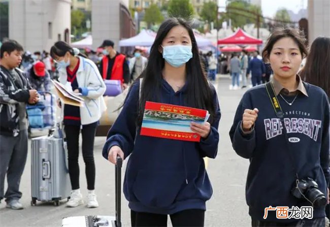 加学分就那么重要 学长学姐提醒新生 辅导员画的饼别都信