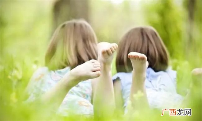 父母每天说4句话 孩子不再和你对着干 亲子关系更进一步