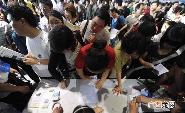 大学毕业即失业 不如让孩子考研究生 有重新选择的机会