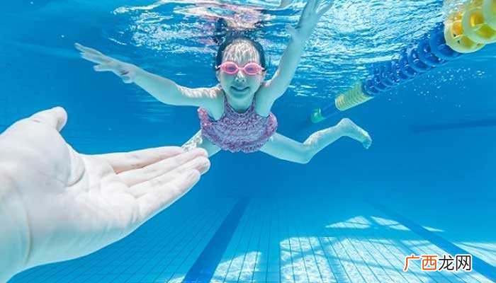 梦见别人家小孩淹死了