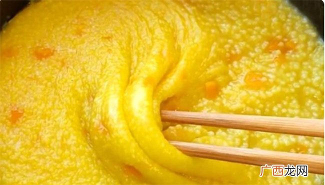 熬小米粥直接下锅煮 难怪熬不出米油 正确煮法 浓稠又好喝