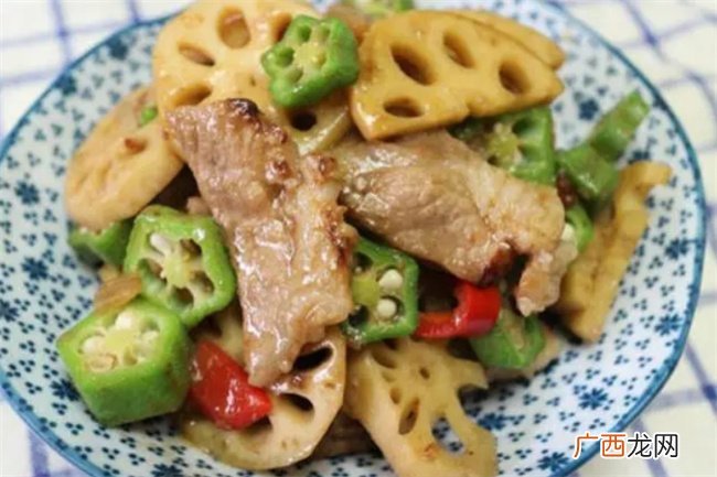 做道营养好吃的莲藕秋葵烧肉片 滋润去燥 美味解馋超下饭