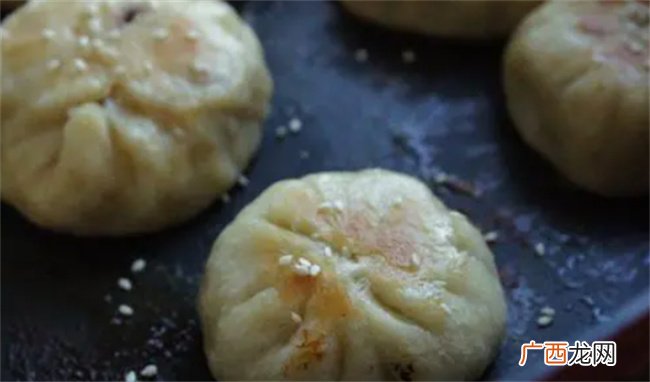 一次就能上手的牛肉卷心菜生煎包 咬一口鲜嫩脆爽又多汁