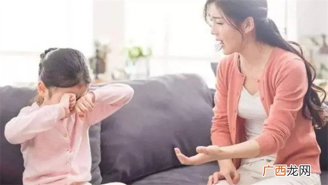 面对孩子的无理取闹 切勿急着“硬碰硬”这样应对更合适