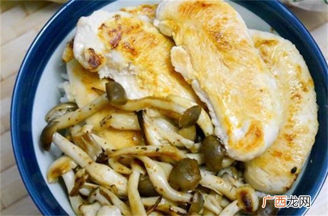 教你做道速食盖浇饭 双菇滑鸡盖浇饭 味道嫩滑又香甜可口
