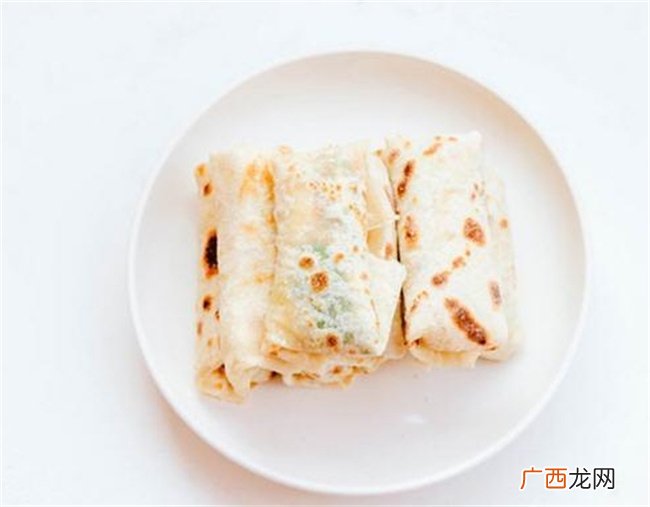 素食春饼 包上自己爱吃的素菜肉菜 咬一口 满嘴的香气 超满足
