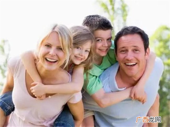 如何帮助青春期的孩子建立正确的消费观 了解他们真正的想法