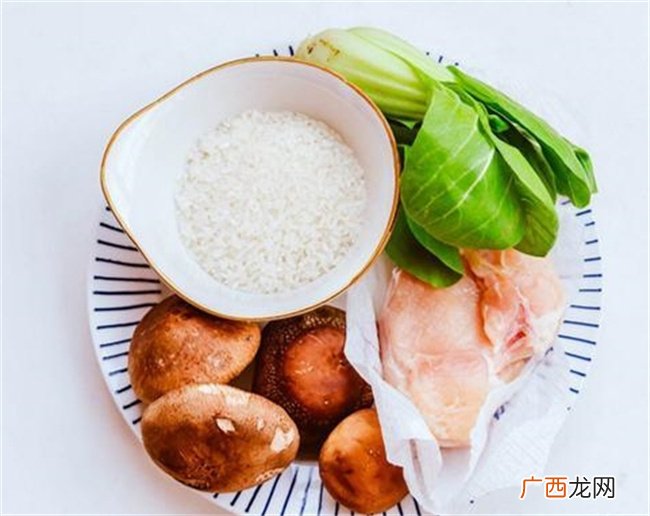 香菇鸡肉粥 好吃营养简单 煮粥前加1 步 味道鲜香还养胃