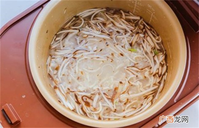 香菇鸡肉粥 好吃营养简单 煮粥前加1 步 味道鲜香还养胃