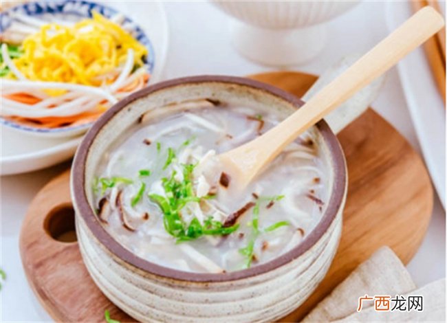 香菇鸡肉粥 好吃营养简单 煮粥前加1 步 味道鲜香还养胃