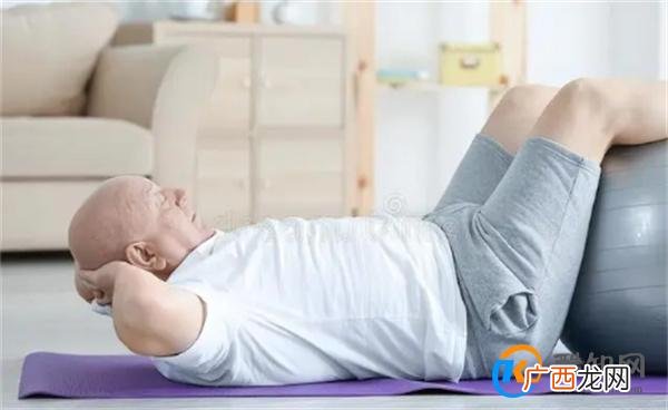 寿命与体重的关系被发现：60岁后 这样的体重刚刚好 你达标没