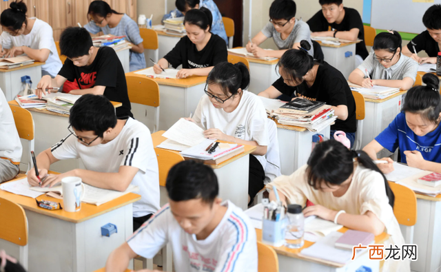 女生报考这5个专业不愁找工作 理科女生适合学什么专业