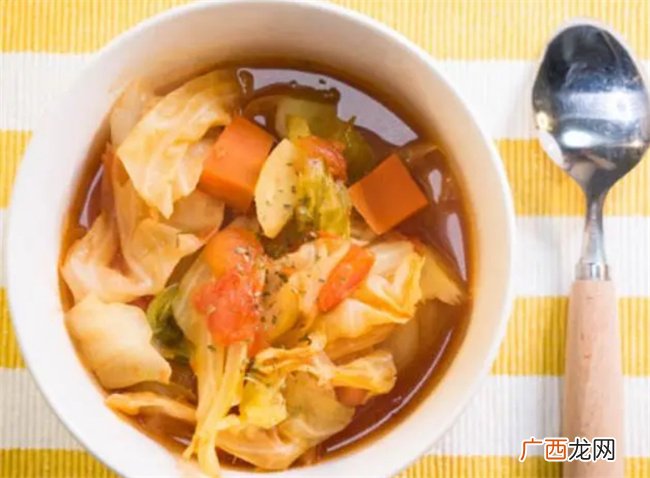“减肥蔬菜汤”低热量白天吃多了晚上喝一碗美味又掉秤