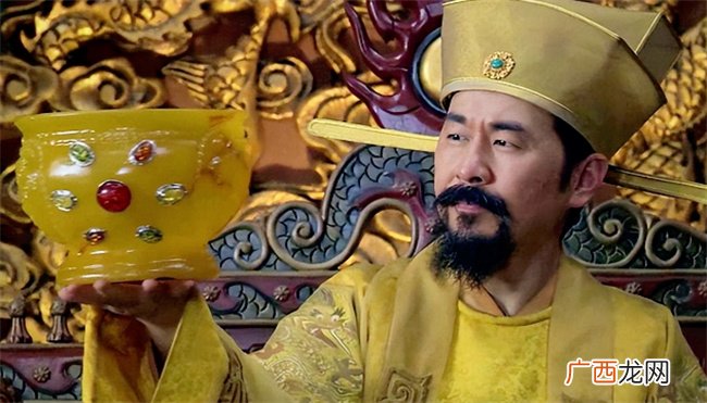 赵匡胤为什么要杯酒释兵权谁夺去宋朝江山
