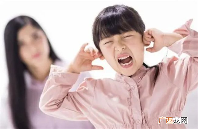 当孩子被欺负时 家长别再替孩子说没关系 对孩子伤害很大