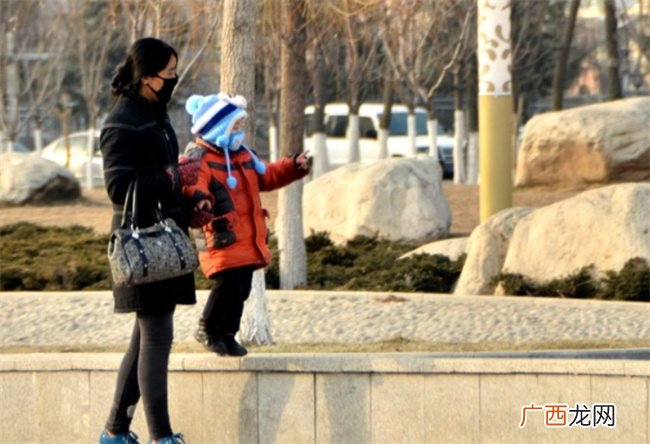 当孩子被欺负时 家长别再替孩子说没关系 对孩子伤害很大