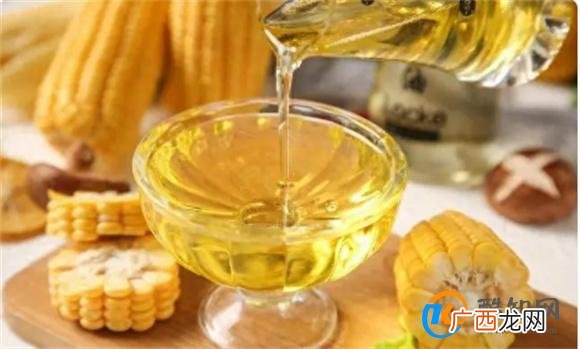 什么油最不健康呢 大豆油吗 医生提醒：这2种油应该少吃或不吃