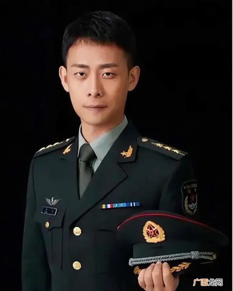 盘点那些拥有军衔的十大明星 中国明星军衔排名