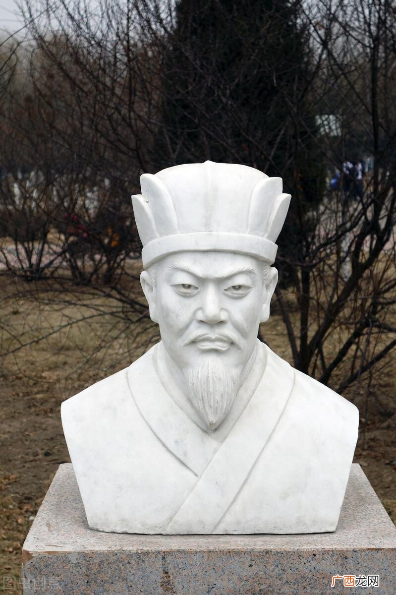 董仲舒的思想主张是什么 董仲舒强调以什么治国