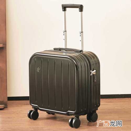 能直接登机吗 18寸行李箱可以手提上飞机吗
