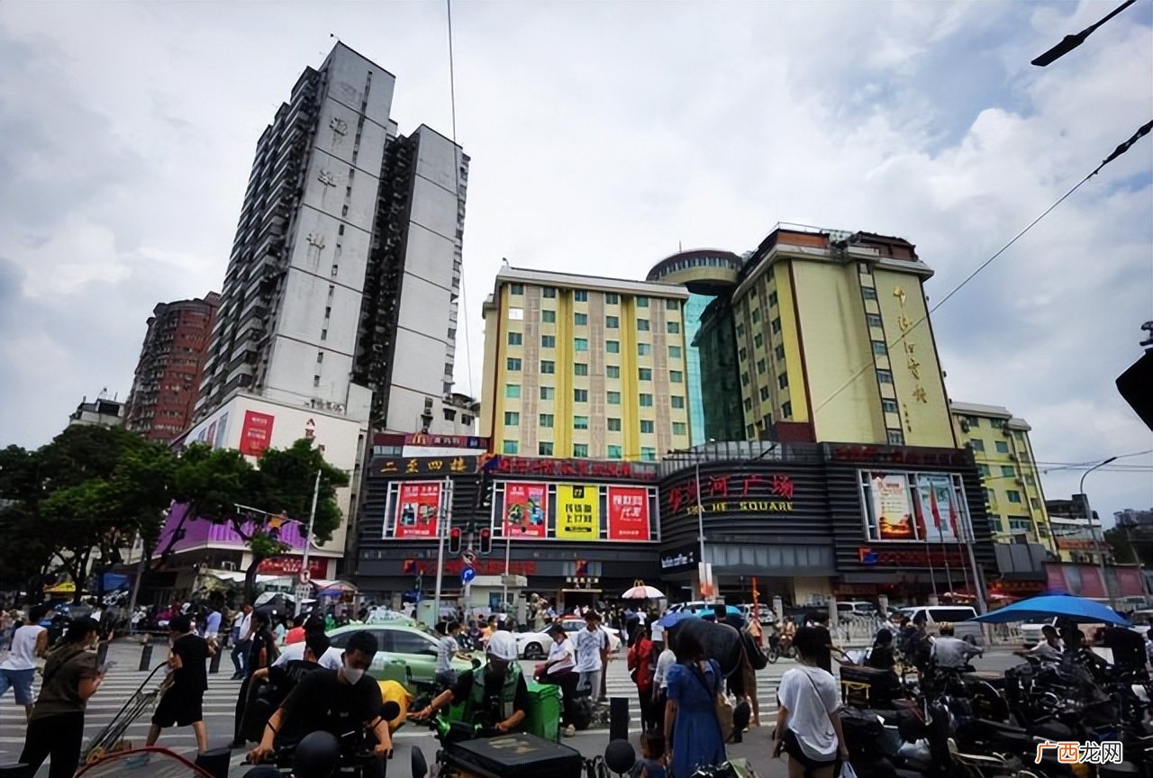 广州买衣服必去的地方秀河 广州买衣服必去的地方